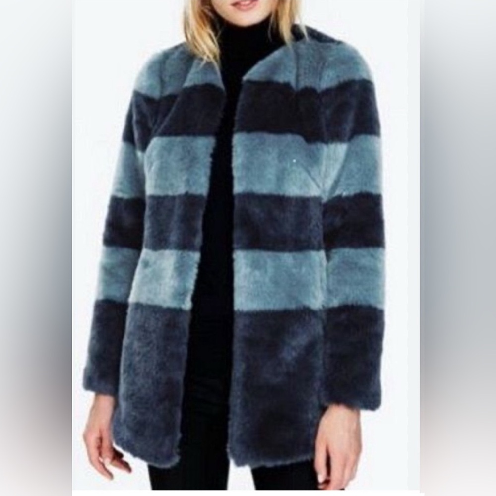 💙🩵 Boden Blue and light blue Striped faux Fur Coat